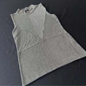 Women’s Striped Sleeveless Storm LA Top M
